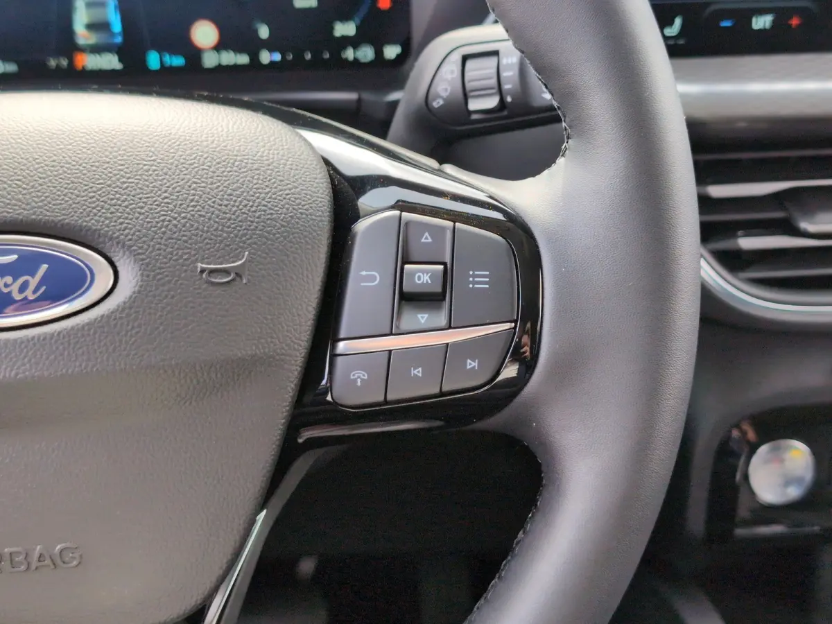 2.5 PHEV Titanium | Achterbank verwarmd | All Weather banden | Buitenspiegels elektrisch inklapbaar