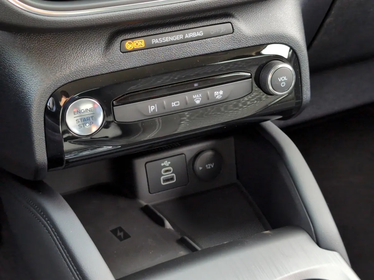 2.5 PHEV Titanium | Achterbank verwarmd | All Weather banden | Buitenspiegels elektrisch inklapbaar