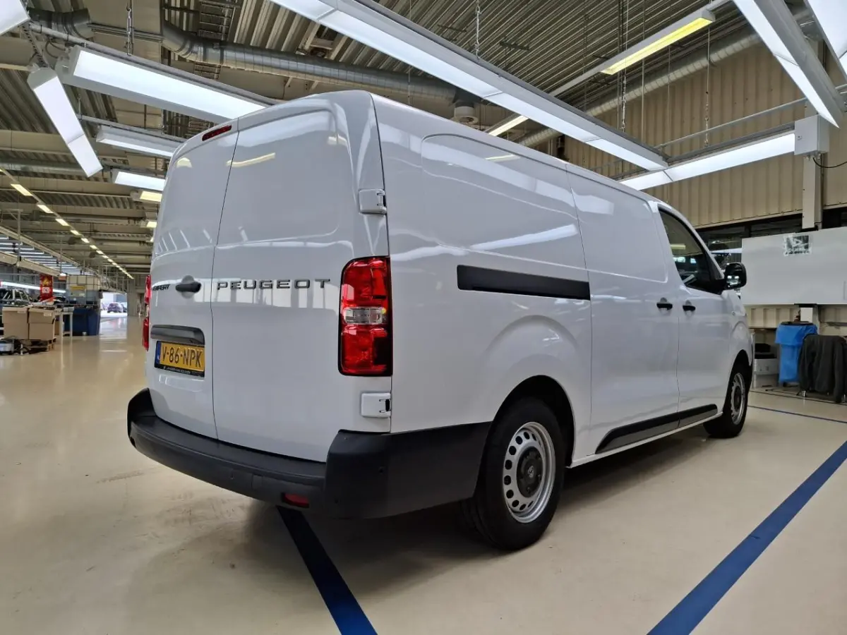 EV L3 Long 75 kWh | L3 Long | Fase 3 laden | SOH 100% | Nieuw model | 3-Zits | Navigatie | Camera |