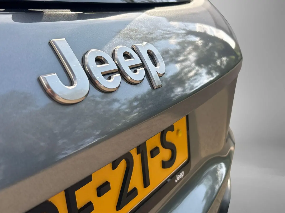 1.2 e-Hybrid Altitude | Camera | AppleCarplay | Cruise Control | LMV | Climate Control