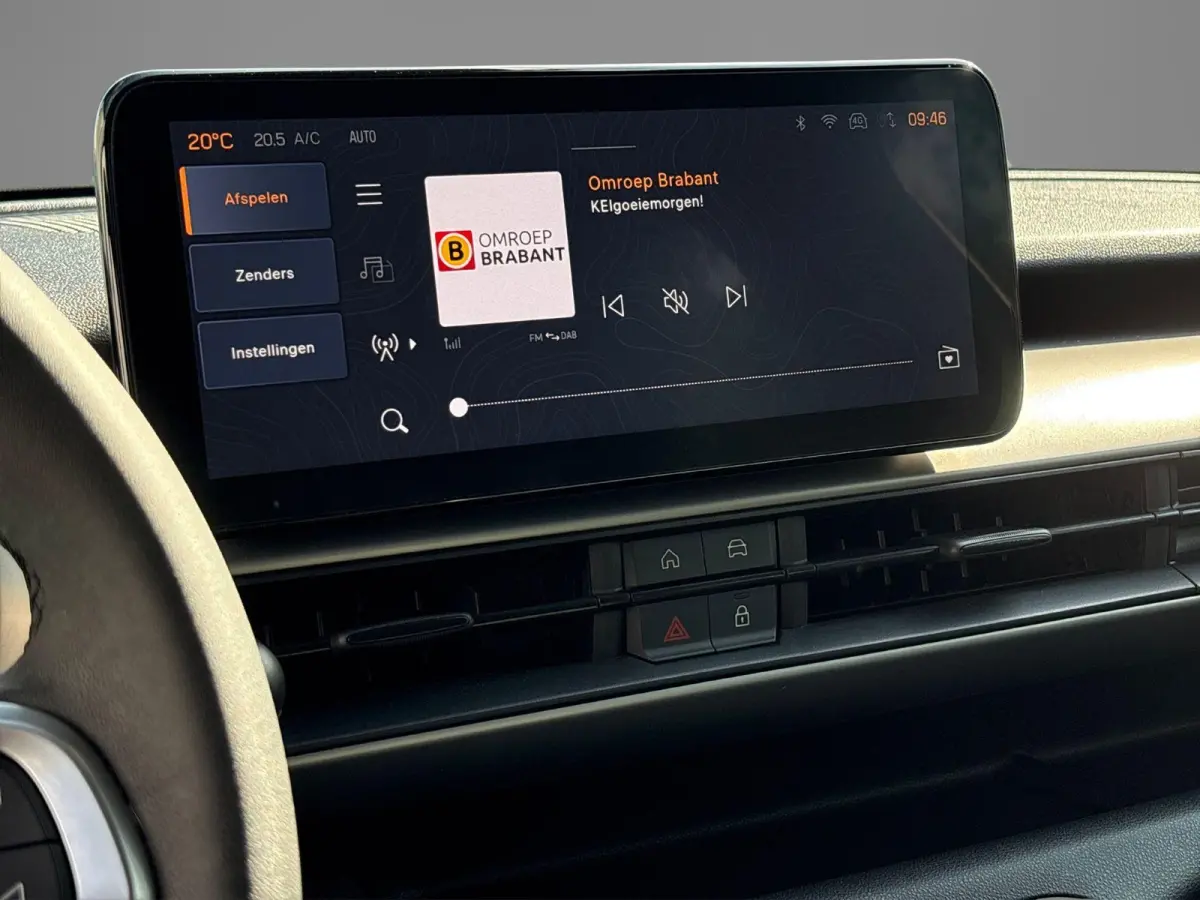 1.2 e-Hybrid Altitude | Camera | AppleCarplay | Cruise Control | LMV | Climate Control