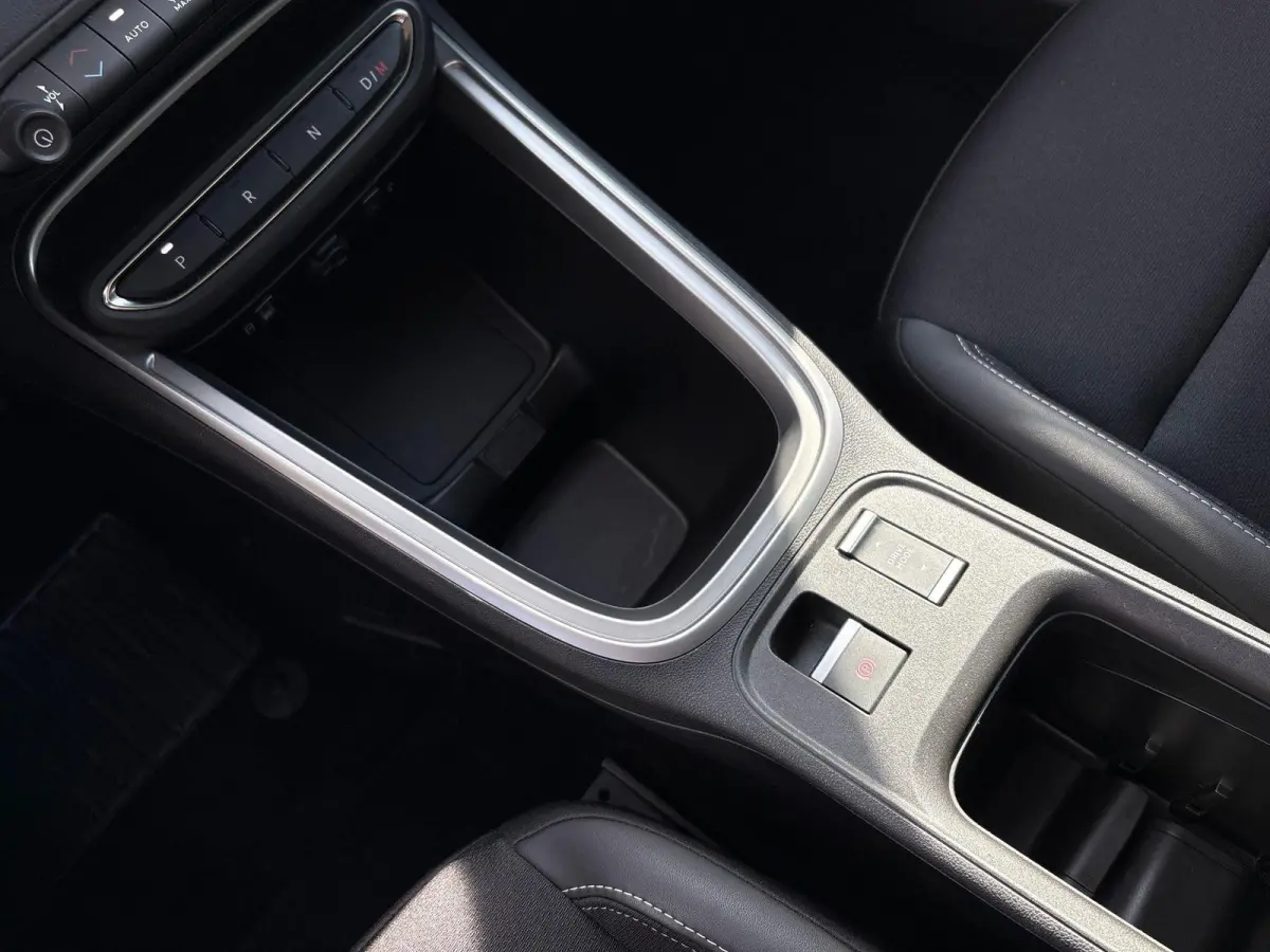 1.2 e-Hybrid Altitude | Camera | AppleCarplay | Cruise Control | LMV | Climate Control