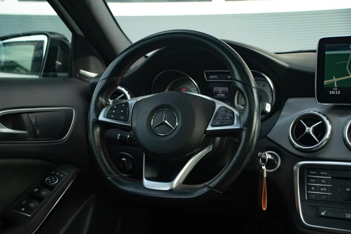 200 AMG | Pano| Apple Carplay | Camera