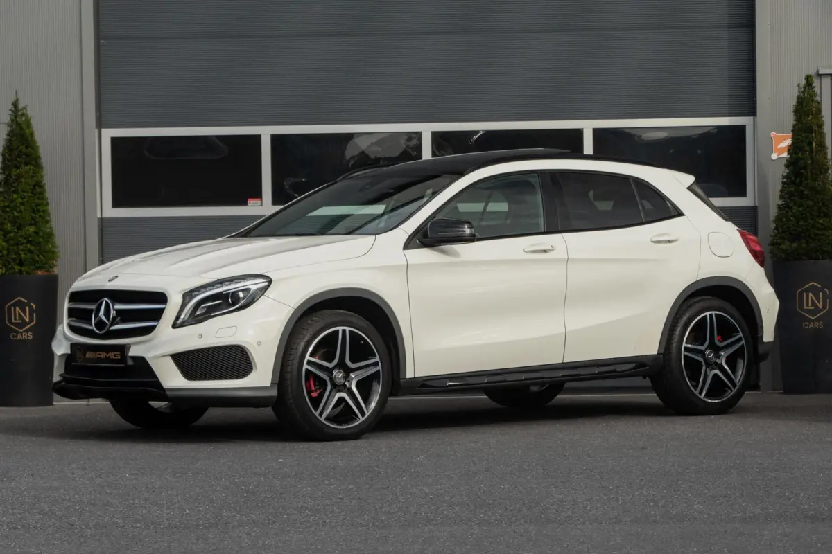 200 AMG | Pano| Apple Carplay | Camera