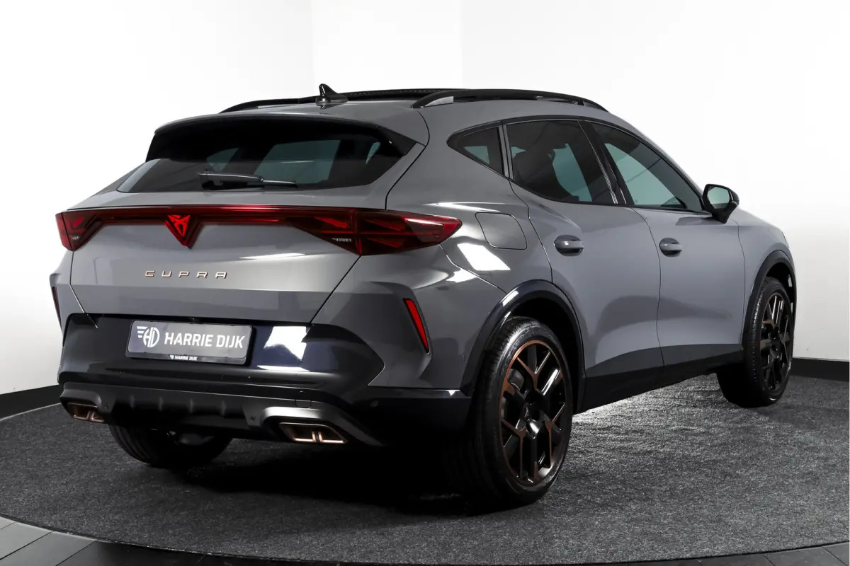 1.5 TSI e-Hybrid 272 PK VZ Extreme | S/k-Panodak | Dig. Cockpit | Adapt. Cruise | Stoel-+ Stuurverw. PDC | 360 Camera | NAV + App. Connect | ECC | Elek. Klep | LM 19" | 0683