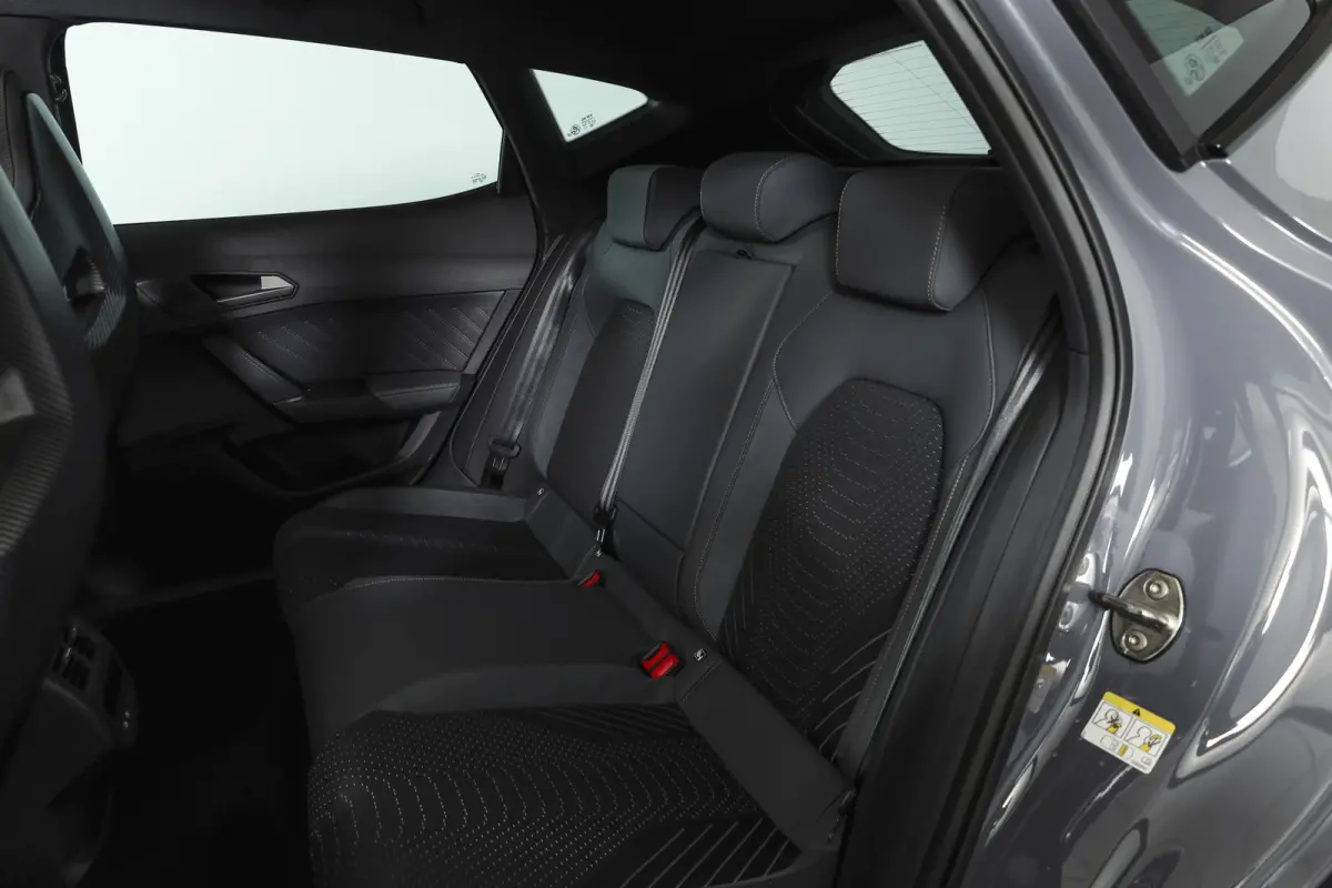 1.5 TSI e-Hybrid 272 PK VZ Extreme | S/k-Panodak | Dig. Cockpit | Adapt. Cruise | Stoel-+ Stuurverw. PDC | 360 Camera | NAV + App. Connect | ECC | Elek. Klep | LM 19" | 0683
