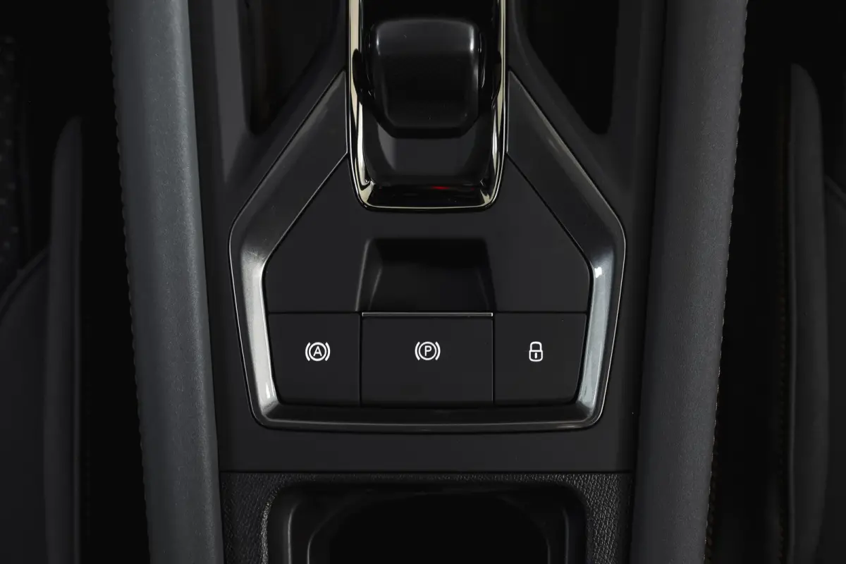 1.5 TSI e-Hybrid 272 PK VZ Extreme | S/k-Panodak | Dig. Cockpit | Adapt. Cruise | Stoel-+ Stuurverw. PDC | 360 Camera | NAV + App. Connect | ECC | Elek. Klep | LM 19" | 0683