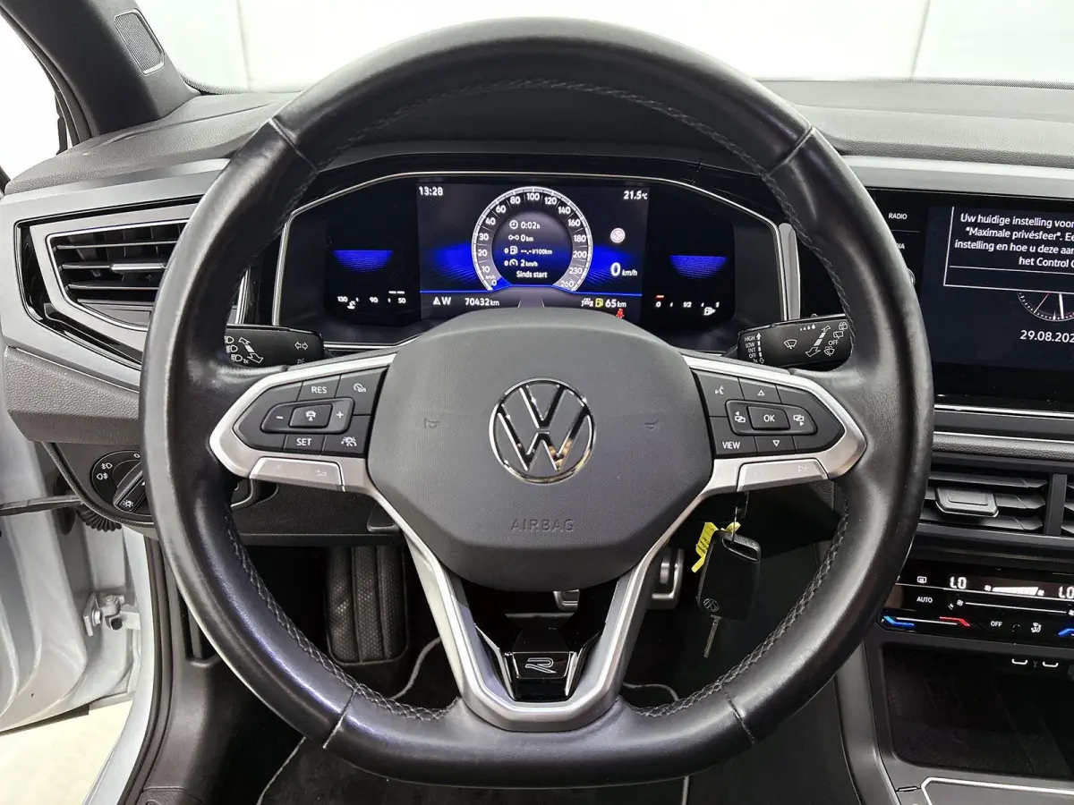 1.0 TSI R-Line | Achteruitrijcamera | Adaptieve Cruisecontrol | Apple Carplay/Android Auto | Navigatie