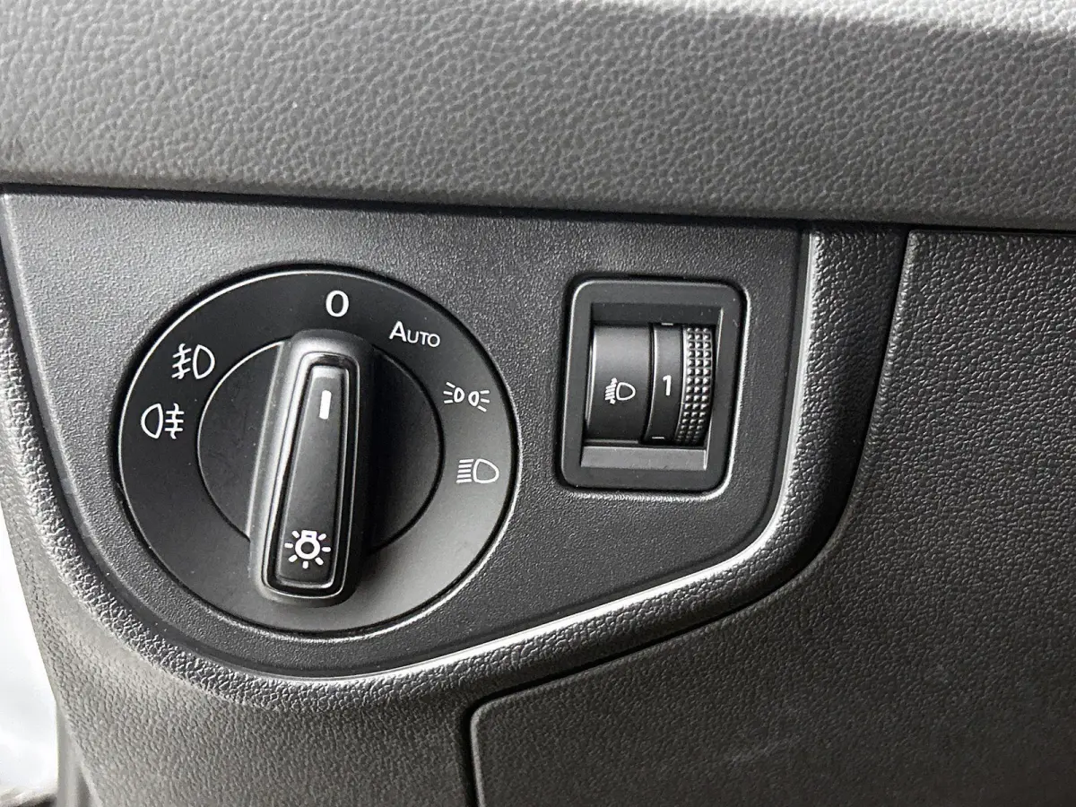 1.0 TSI R-Line | Achteruitrijcamera | Adaptieve Cruisecontrol | Apple Carplay/Android Auto | Navigatie
