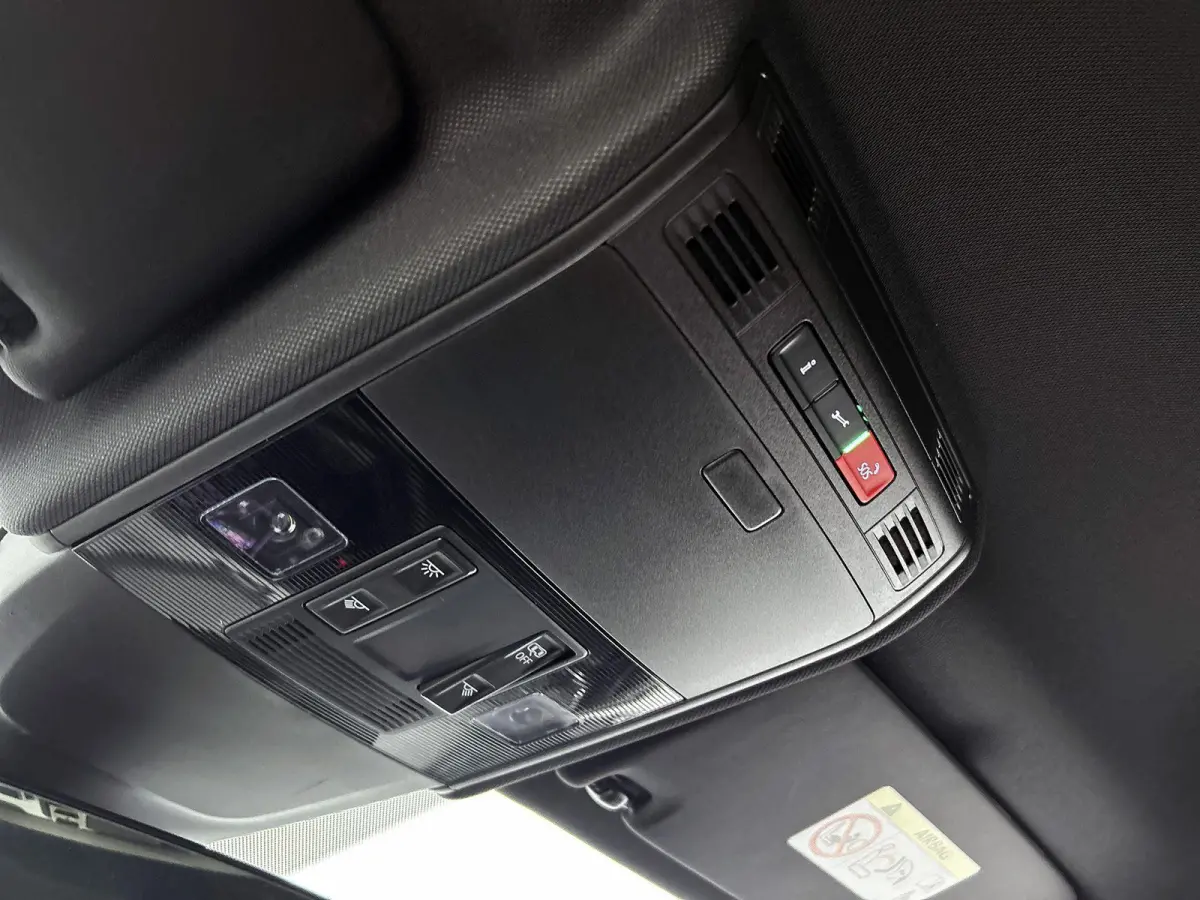 1.0 TSI R-Line | Achteruitrijcamera | Adaptieve Cruisecontrol | Apple Carplay/Android Auto | Navigatie