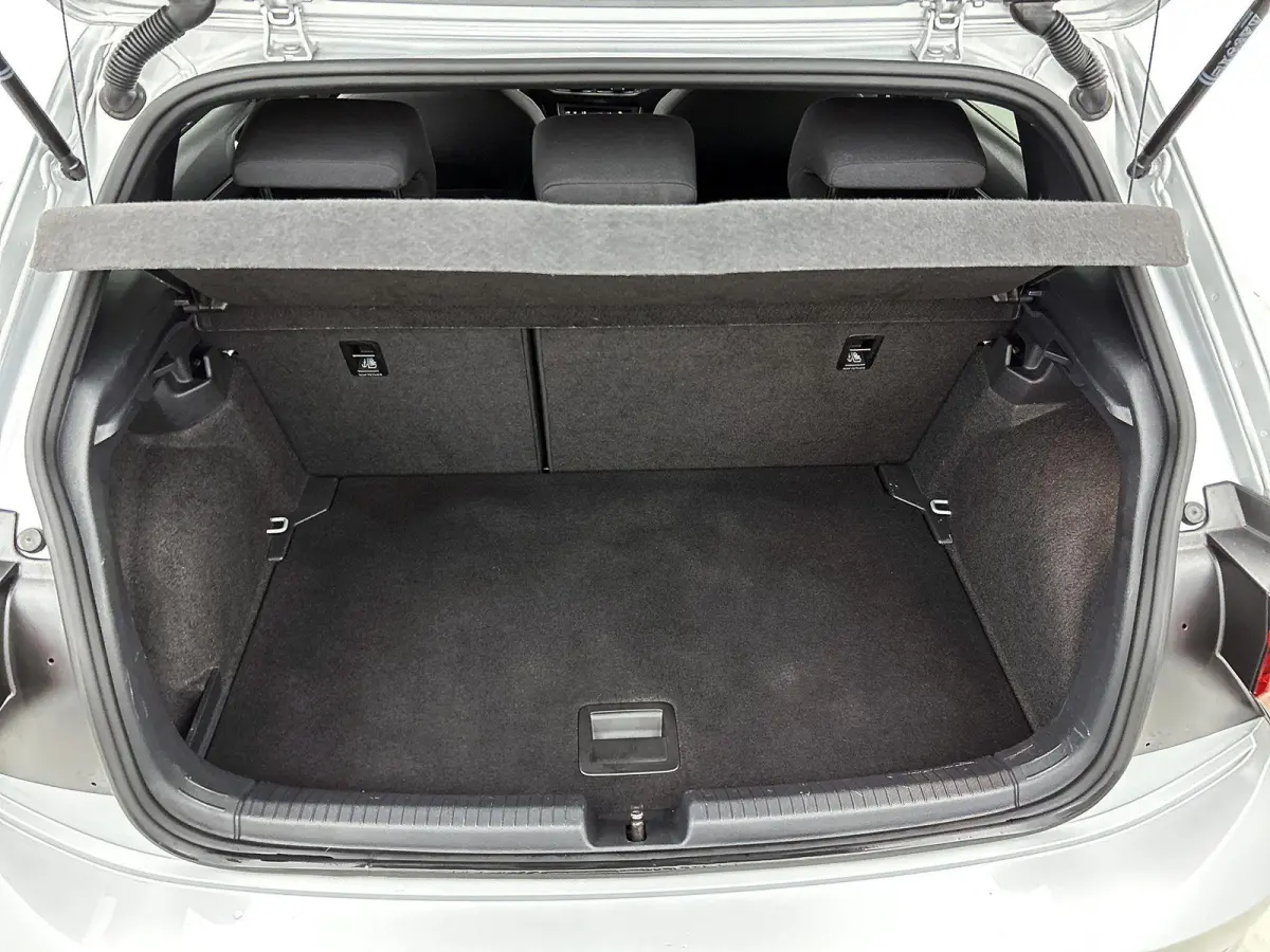 1.0 TSI R-Line | Achteruitrijcamera | Adaptieve Cruisecontrol | Apple Carplay/Android Auto | Navigatie