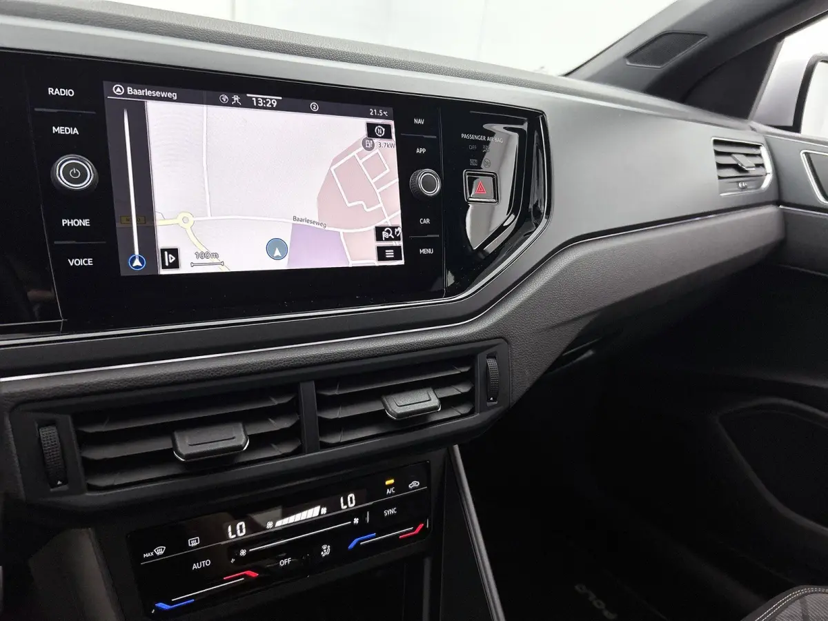 1.0 TSI R-Line | Achteruitrijcamera | Adaptieve Cruisecontrol | Apple Carplay/Android Auto | Navigatie