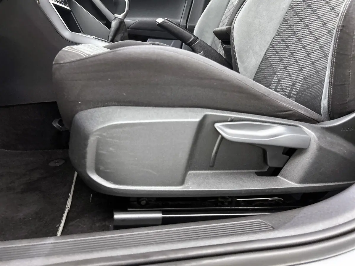 1.0 TSI R-Line | Achteruitrijcamera | Adaptieve Cruisecontrol | Apple Carplay/Android Auto | Navigatie