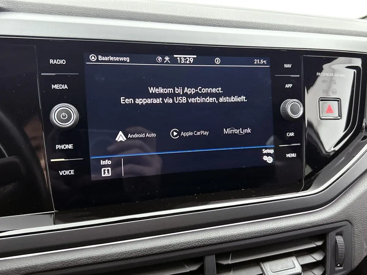 1.0 TSI R-Line | Achteruitrijcamera | Adaptieve Cruisecontrol | Apple Carplay/Android Auto | Navigatie