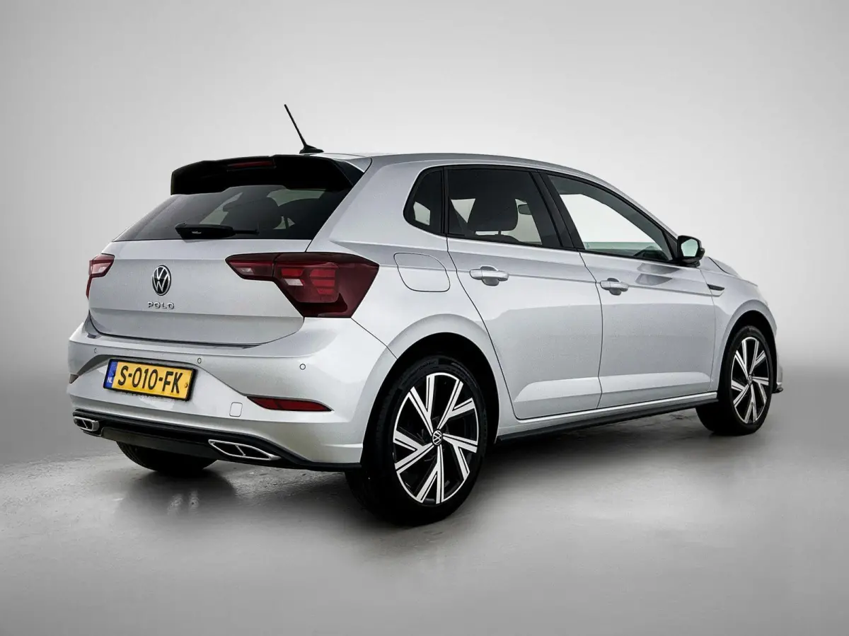 1.0 TSI R-Line | Achteruitrijcamera | Adaptieve Cruisecontrol | Apple Carplay/Android Auto | Navigatie