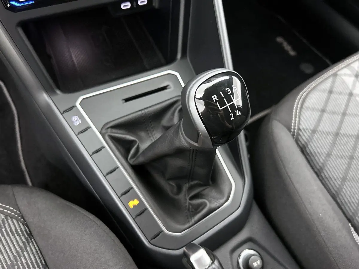 1.0 TSI R-Line | Achteruitrijcamera | Adaptieve Cruisecontrol | Apple Carplay/Android Auto | Navigatie