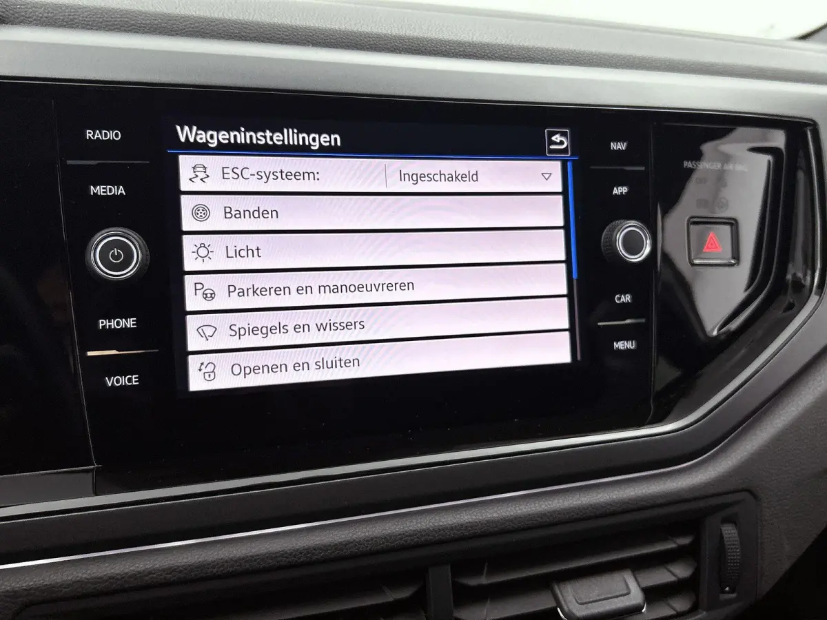 1.0 TSI R-Line | Achteruitrijcamera | Adaptieve Cruisecontrol | Apple Carplay/Android Auto | Navigatie
