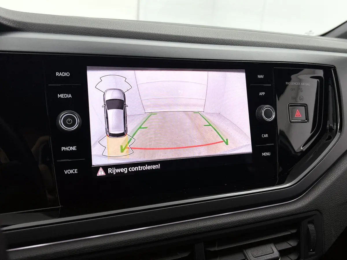 1.0 TSI R-Line | Achteruitrijcamera | Adaptieve Cruisecontrol | Apple Carplay/Android Auto | Navigatie
