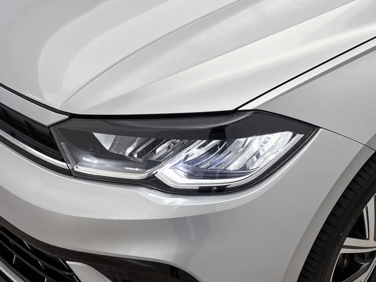 1.0 TSI R-Line | Achteruitrijcamera | Adaptieve Cruisecontrol | Apple Carplay/Android Auto | Navigatie
