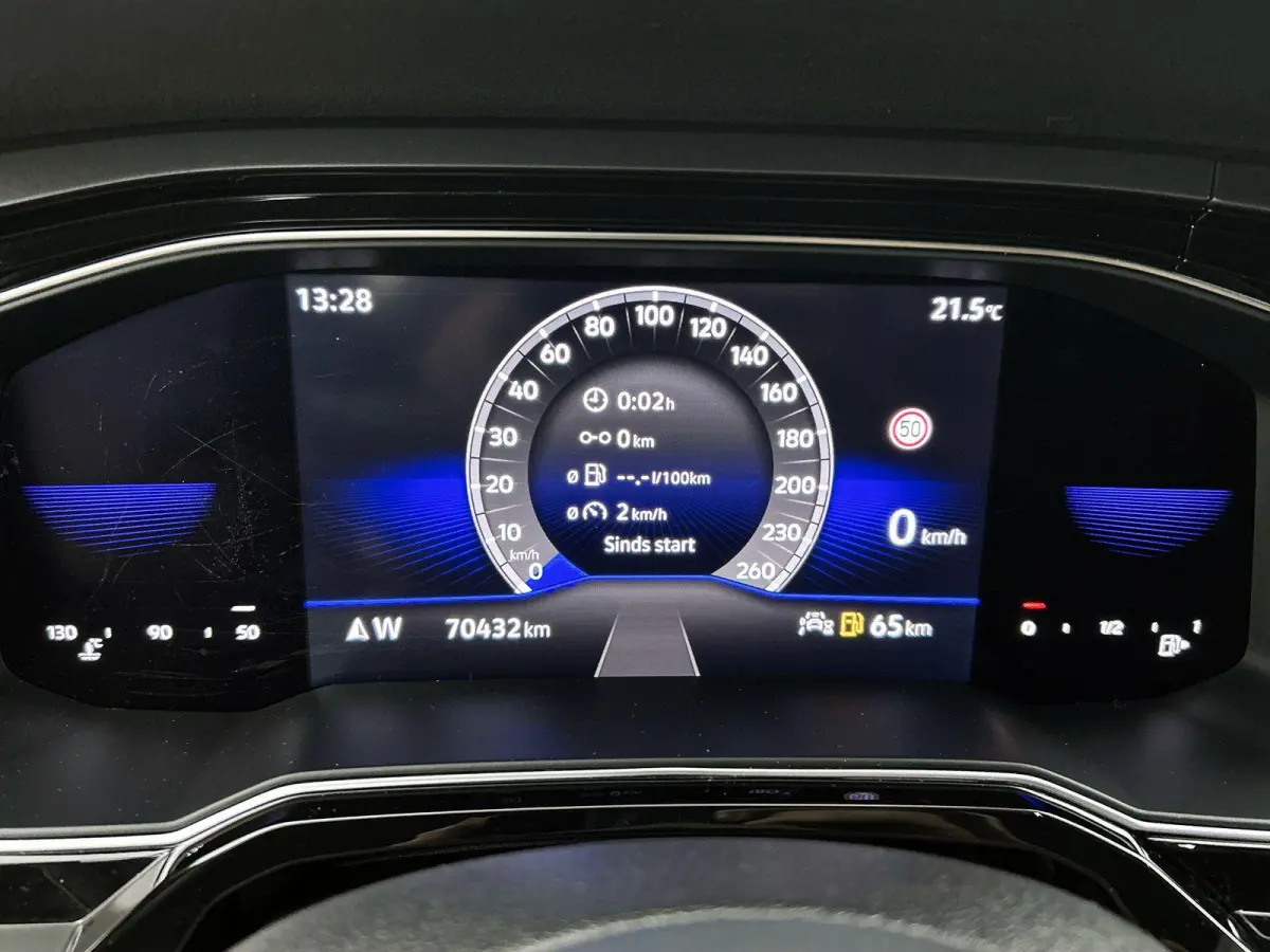 1.0 TSI R-Line | Achteruitrijcamera | Adaptieve Cruisecontrol | Apple Carplay/Android Auto | Navigatie