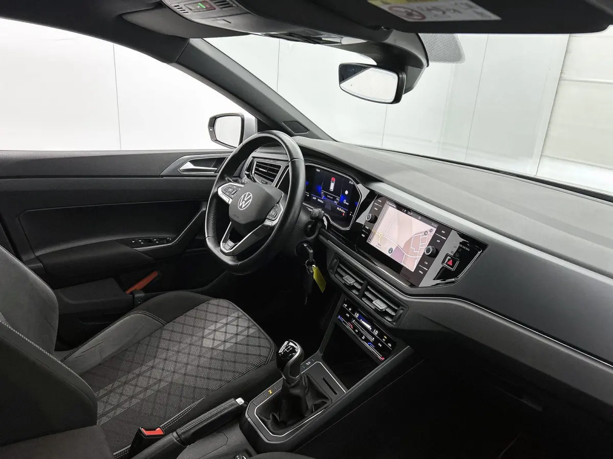 1.0 TSI R-Line | Achteruitrijcamera | Adaptieve Cruisecontrol | Apple Carplay/Android Auto | Navigatie