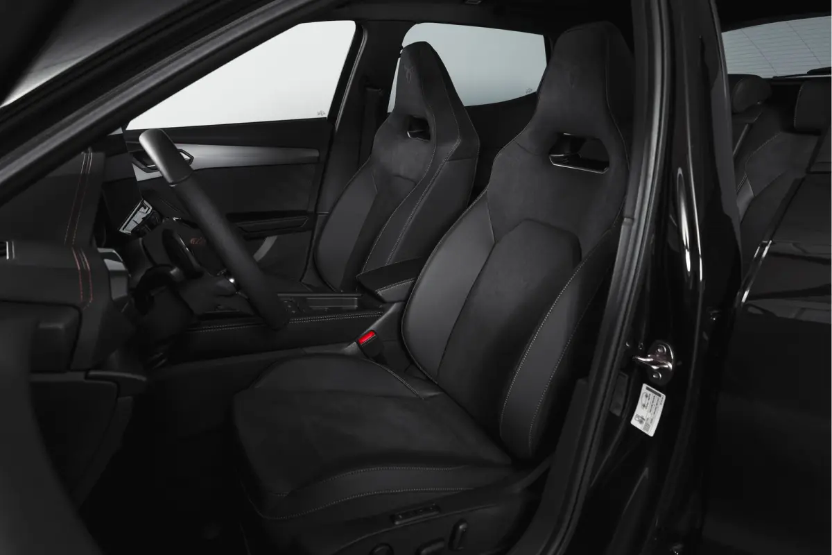 1.5 TSI e-Hybrid 272 PK VZ Performance | S/K-Panodak | Dig. Cockpit | Adapt. Cruise | Stoel-+Stuurverw. | PDC | 360 Camera | NAV + App. Connect | ECC | Elek. Klep | LM 19" | 6971