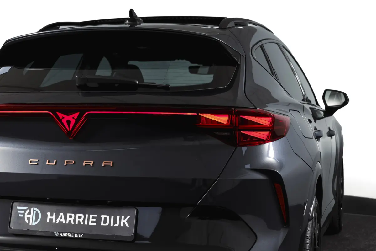 1.5 TSI e-Hybrid 272 PK VZ Extreme | S/k-Panodak | Dig. Cockpit | Adapt. Cruise | Stoel-+ Stuurverw. PDC | 360 Camera | NAV + App. Connect | ECC | Elek. Klep | LM 19" | 0661