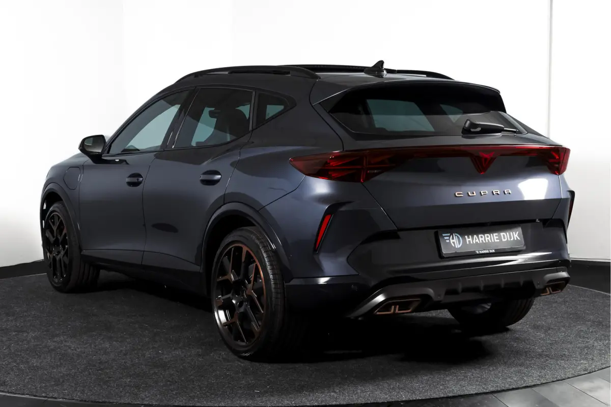 1.5 TSI e-Hybrid 272 PK VZ Extreme | S/k-Panodak | Dig. Cockpit | Adapt. Cruise | Stoel-+ Stuurverw. PDC | 360 Camera | NAV + App. Connect | ECC | Elek. Klep | LM 19" | 0661