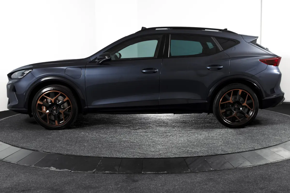 1.5 TSI e-Hybrid 272 PK VZ Extreme | S/k-Panodak | Dig. Cockpit | Adapt. Cruise | Stoel-+ Stuurverw. PDC | 360 Camera | NAV + App. Connect | ECC | Elek. Klep | LM 19" | 0661