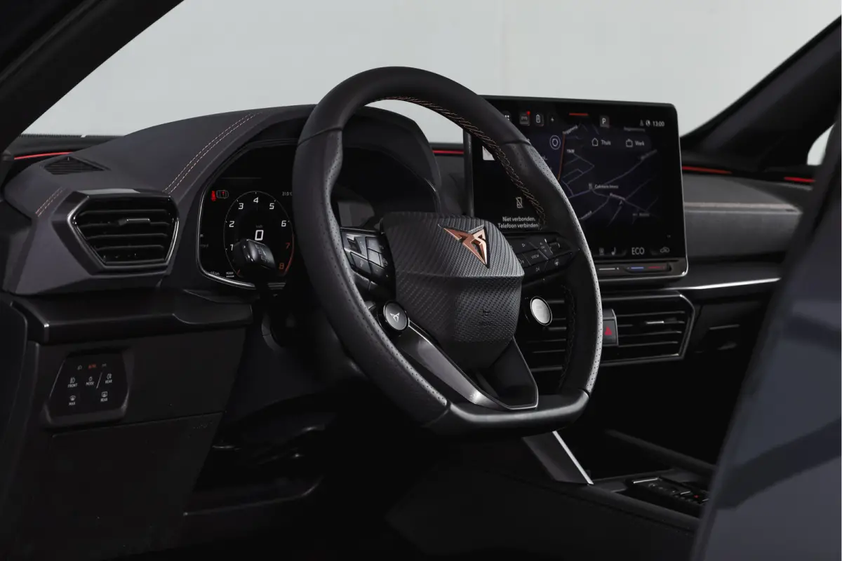 1.5 TSI e-Hybrid 272 PK VZ Extreme | S/k-Panodak | Dig. Cockpit | Adapt. Cruise | Stoel-+ Stuurverw. PDC | 360 Camera | NAV + App. Connect | ECC | Elek. Klep | LM 19" | 0661