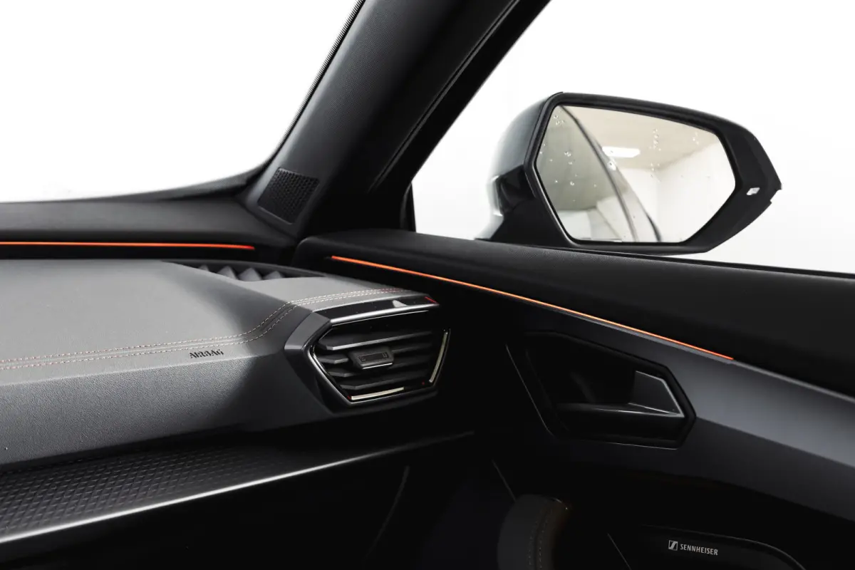 1.5 TSI e-Hybrid 272 PK VZ Extreme | S/k-Panodak | Dig. Cockpit | Adapt. Cruise | Stoel-+ Stuurverw. PDC | 360 Camera | NAV + App. Connect | ECC | Elek. Klep | LM 19" | 7989
