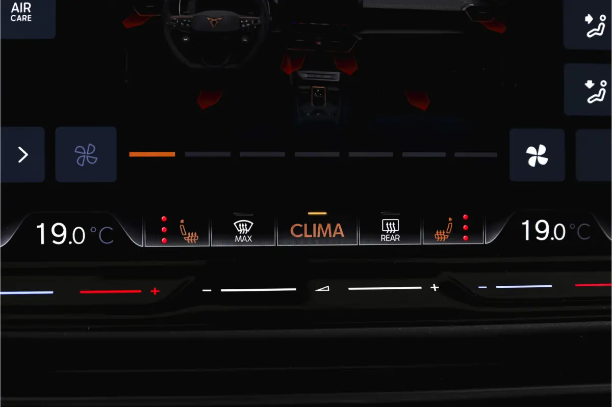 1.5 TSI e-Hybrid 272 PK VZ Extreme | S/k-Panodak | Dig. Cockpit | Adapt. Cruise | Stoel-+ Stuurverw. PDC | 360 Camera | NAV + App. Connect | ECC | Elek. Klep | LM 19" | 7989