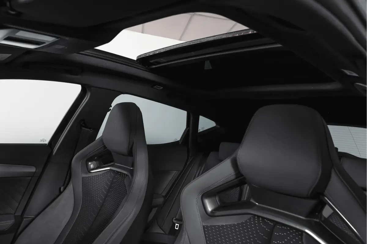 1.5 TSI e-Hybrid 272 PK VZ Extreme | S/k-Panodak | Dig. Cockpit | Adapt. Cruise | Stoel-+ Stuurverw. PDC | 360 Camera | NAV + App. Connect | ECC | Elek. Klep | LM 19" | 7976