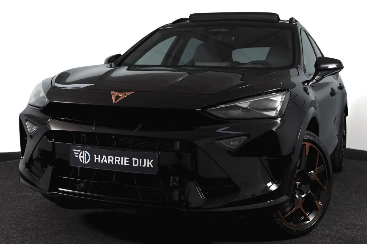 1.5 TSI e-Hybrid 272 PK VZ Extreme | S/k-Panodak | Dig. Cockpit | Adapt. Cruise | Stoel-+ Stuurverw. PDC | 360 Camera | NAV + App. Connect | ECC | Elek. Klep | LM 19" | 7976