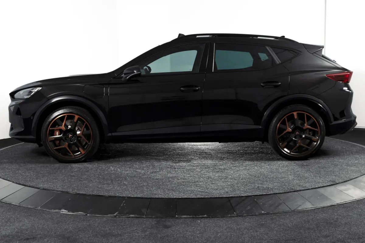 1.5 TSI e-Hybrid 272 PK VZ Extreme | S/k-Panodak | Dig. Cockpit | Adapt. Cruise | Stoel-+ Stuurverw. PDC | 360 Camera | NAV + App. Connect | ECC | Elek. Klep | LM 19" | 7976