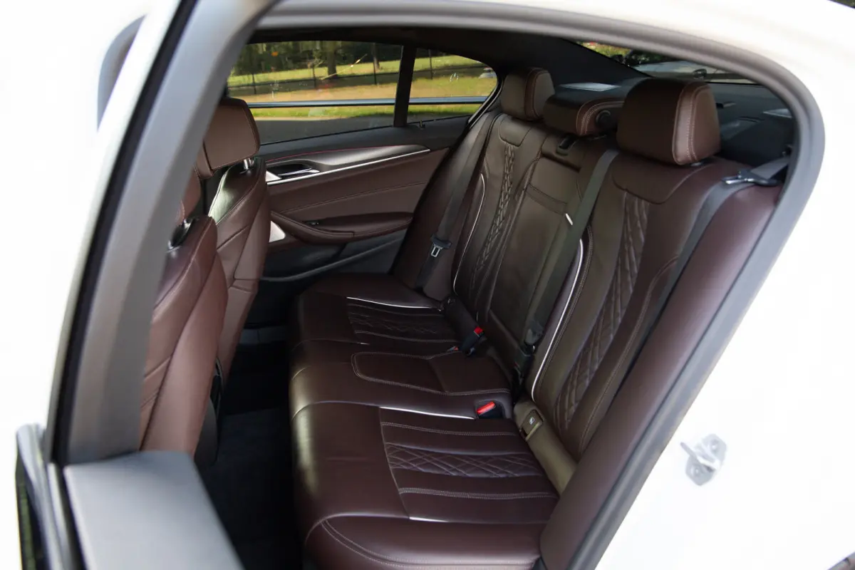 540i High Executive M-Sport , Bowers&Wilkins, NAP, HUD, Laser, Schuif/Kanteldak