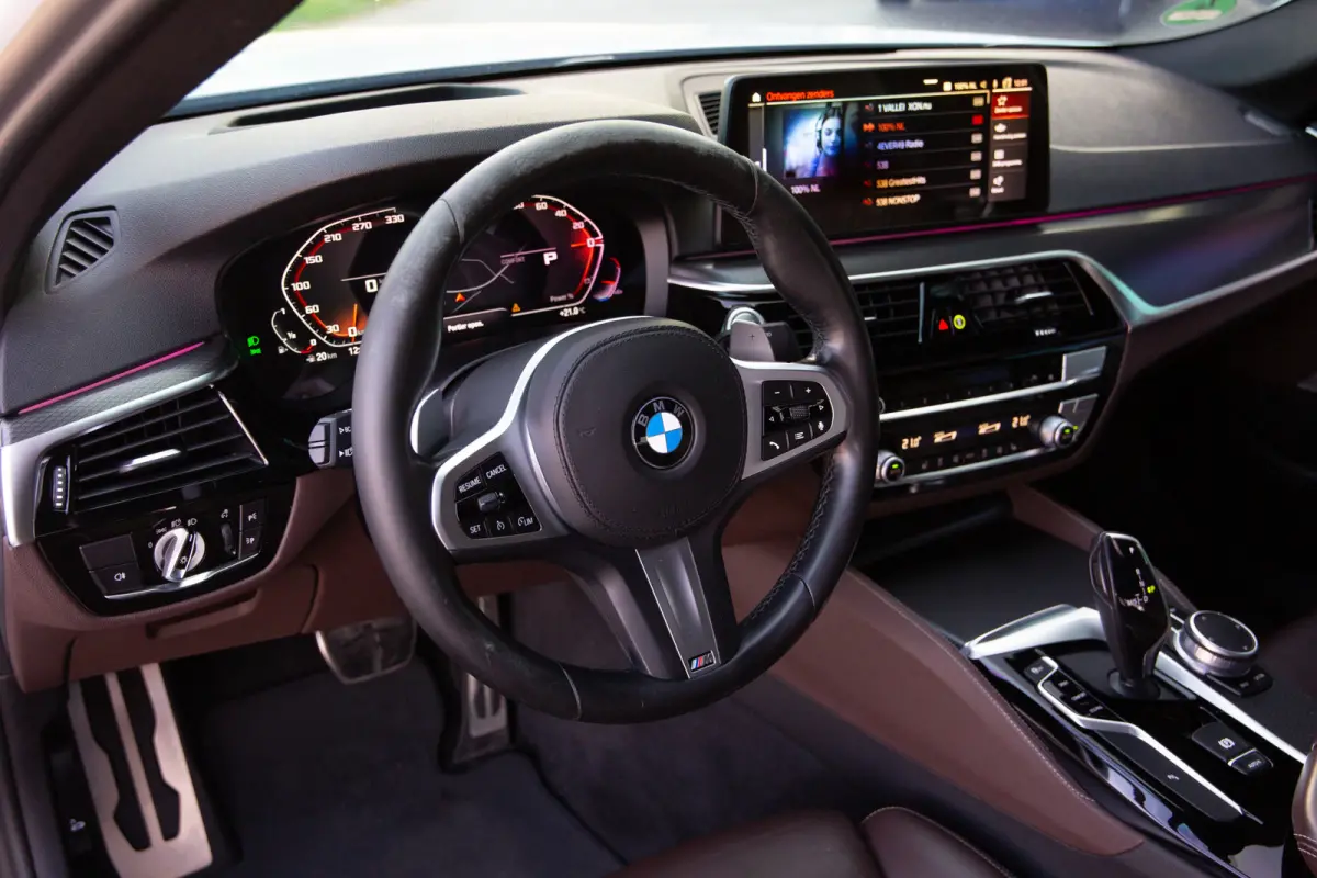 540i High Executive M-Sport , Bowers&Wilkins, NAP, HUD, Laser, Schuif/Kanteldak