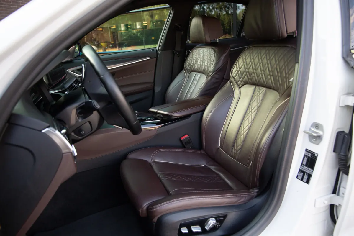540i High Executive M-Sport , Bowers&Wilkins, NAP, HUD, Laser, Schuif/Kanteldak