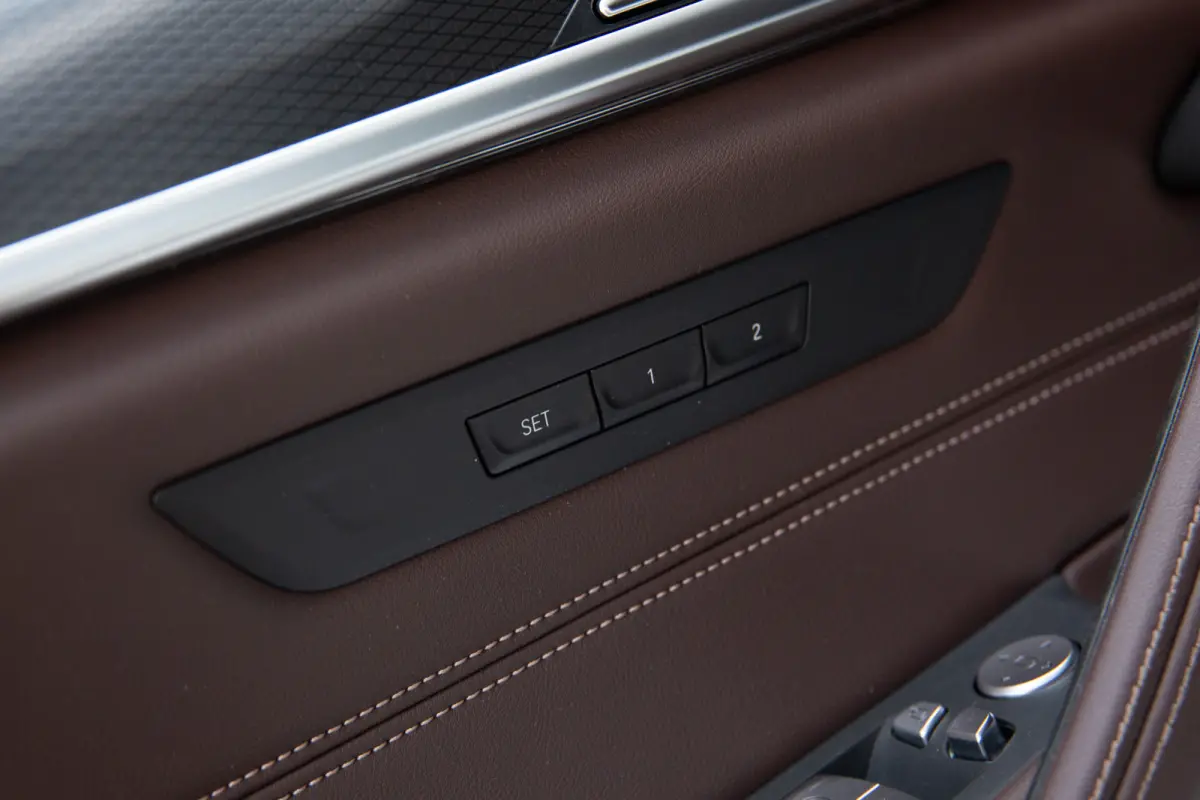 540i High Executive M-Sport , Bowers&Wilkins, NAP, HUD, Laser, Schuif/Kanteldak