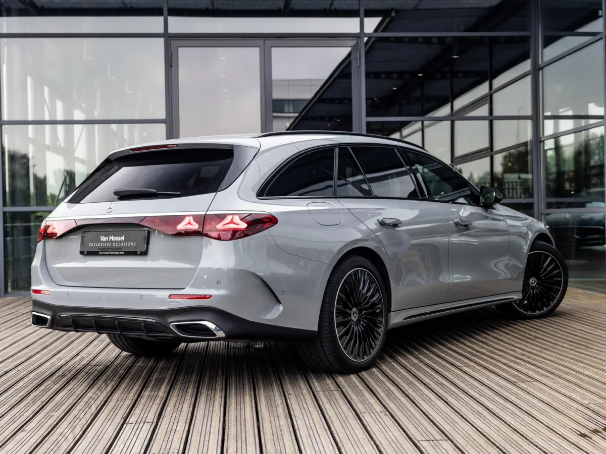 300 e Sport Edition | AMG LINE | ALPINE GRIJS | BURMESTER | SUPERSCREEN | STOELMEMORY | TREKHAAK | PANORAMA/SCHUIF-KANTELDAK | NIGHT PAKKET | 20 INCH ZWART MULTISPAAK | KEYLESS | NL AUTO | 1