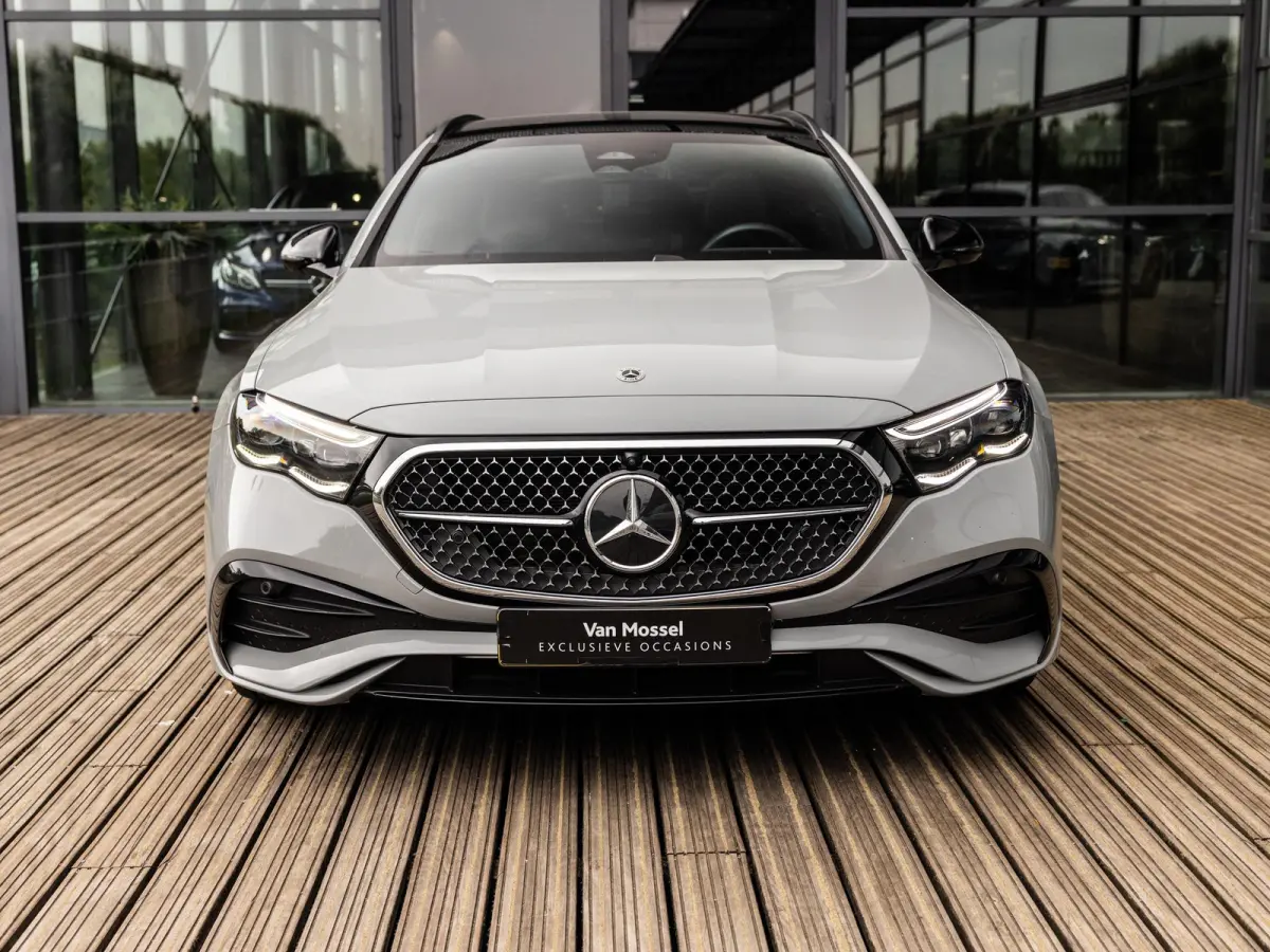 300 e Sport Edition | AMG LINE | ALPINE GRIJS | BURMESTER | SUPERSCREEN | STOELMEMORY | TREKHAAK | PANORAMA/SCHUIF-KANTELDAK | NIGHT PAKKET | 20 INCH ZWART MULTISPAAK | KEYLESS | NL AUTO | 1