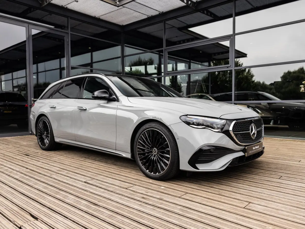 300 e Sport Edition | AMG LINE | ALPINE GRIJS | BURMESTER | SUPERSCREEN | STOELMEMORY | TREKHAAK | PANORAMA/SCHUIF-KANTELDAK | NIGHT PAKKET | 20 INCH ZWART MULTISPAAK | KEYLESS | NL AUTO | 1