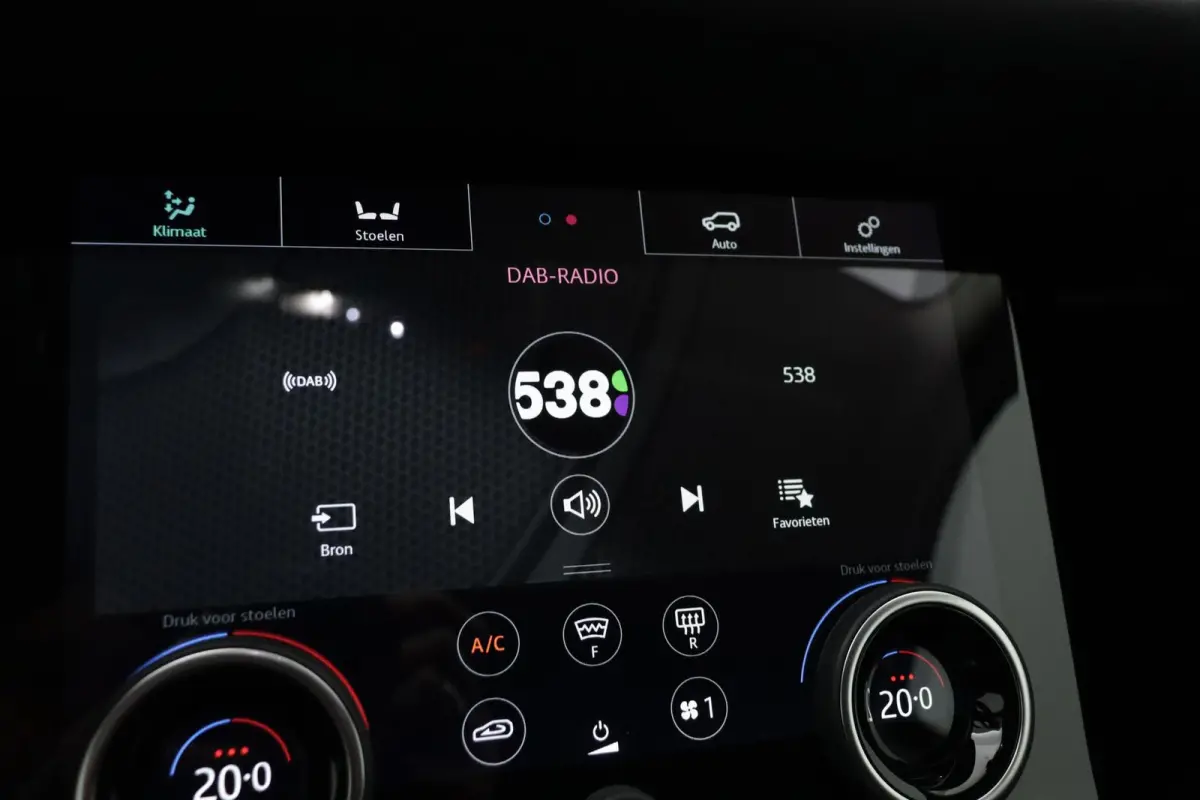 1.5 P300e AWD(DealerOnderH, Navi, Stuur/stoelV, Camera, Trekhaak, Carplay, Etc)