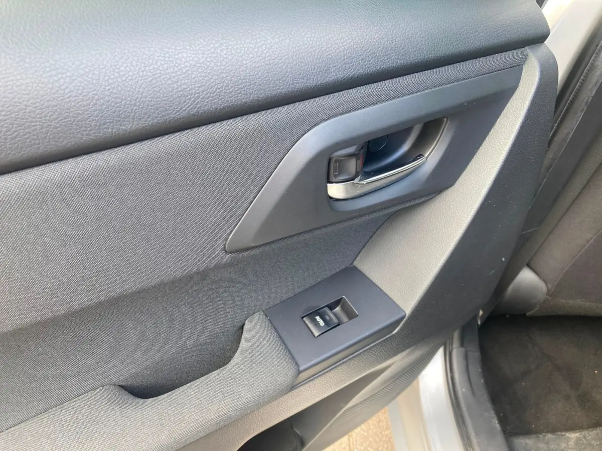 1.8 Hybrid Trend Airco | Camera | Cruise Control | DAB | LMV 16" | Pano | Trekhaak |