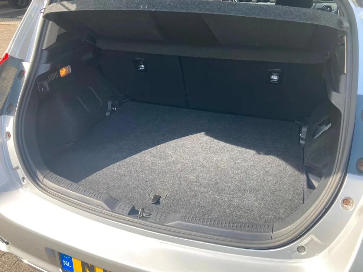1.8 Hybrid Trend Airco | Camera | Cruise Control | DAB | LMV 16" | Pano | Trekhaak |