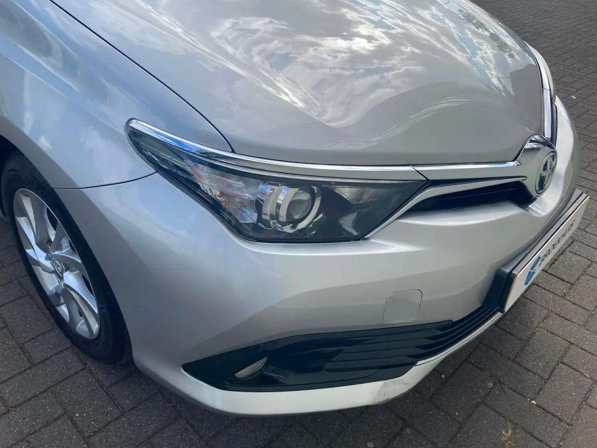 1.8 Hybrid Trend Airco | Camera | Cruise Control | DAB | LMV 16" | Pano | Trekhaak |