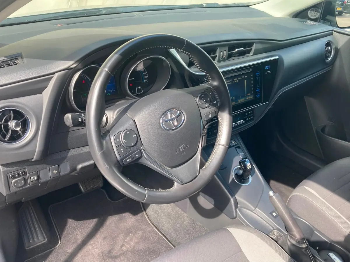 1.8 Hybrid Trend Airco | Camera | Cruise Control | DAB | LMV 16" | Pano | Trekhaak |