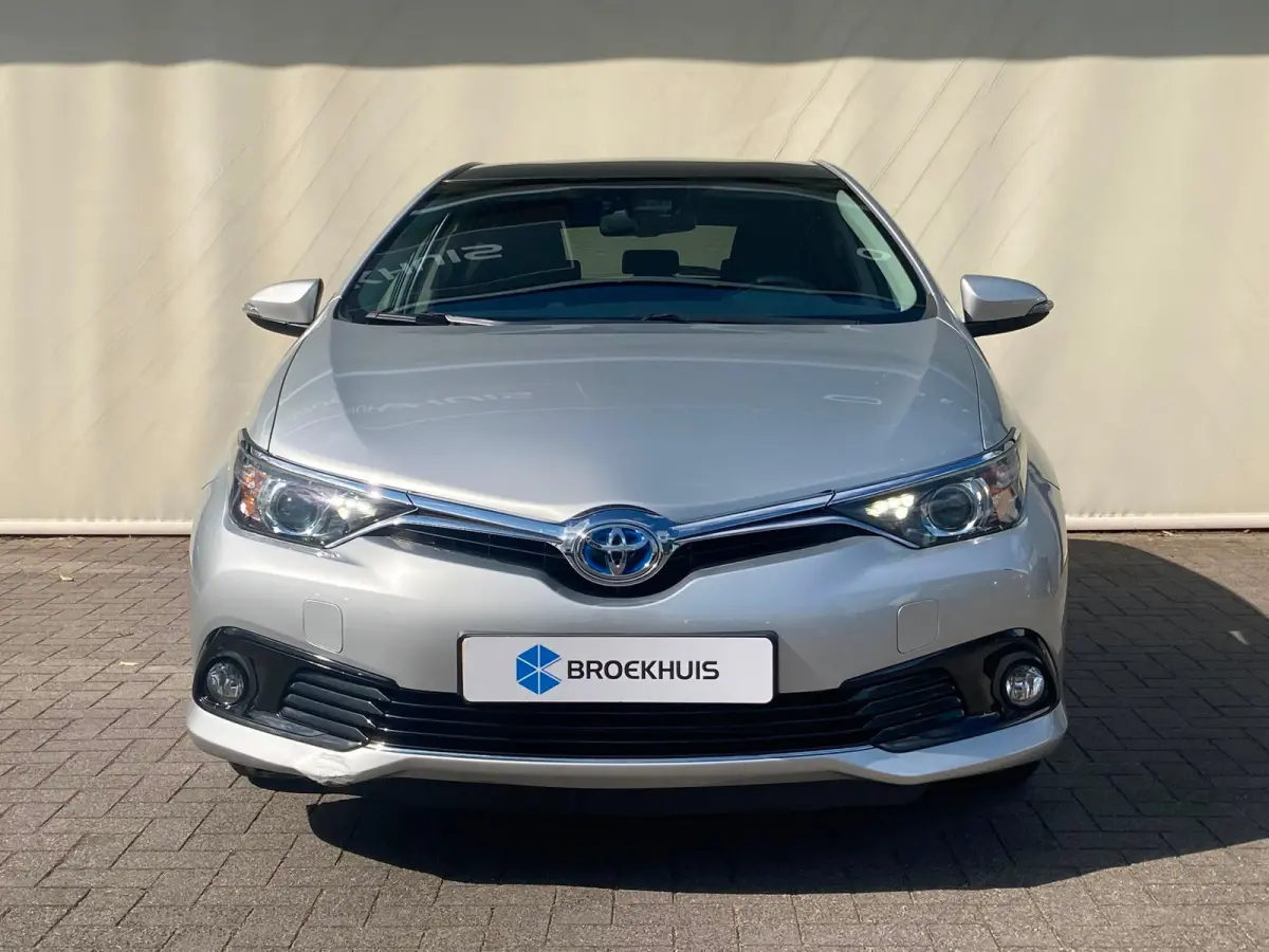 1.8 Hybrid Trend Airco | Camera | Cruise Control | DAB | LMV 16" | Pano | Trekhaak |
