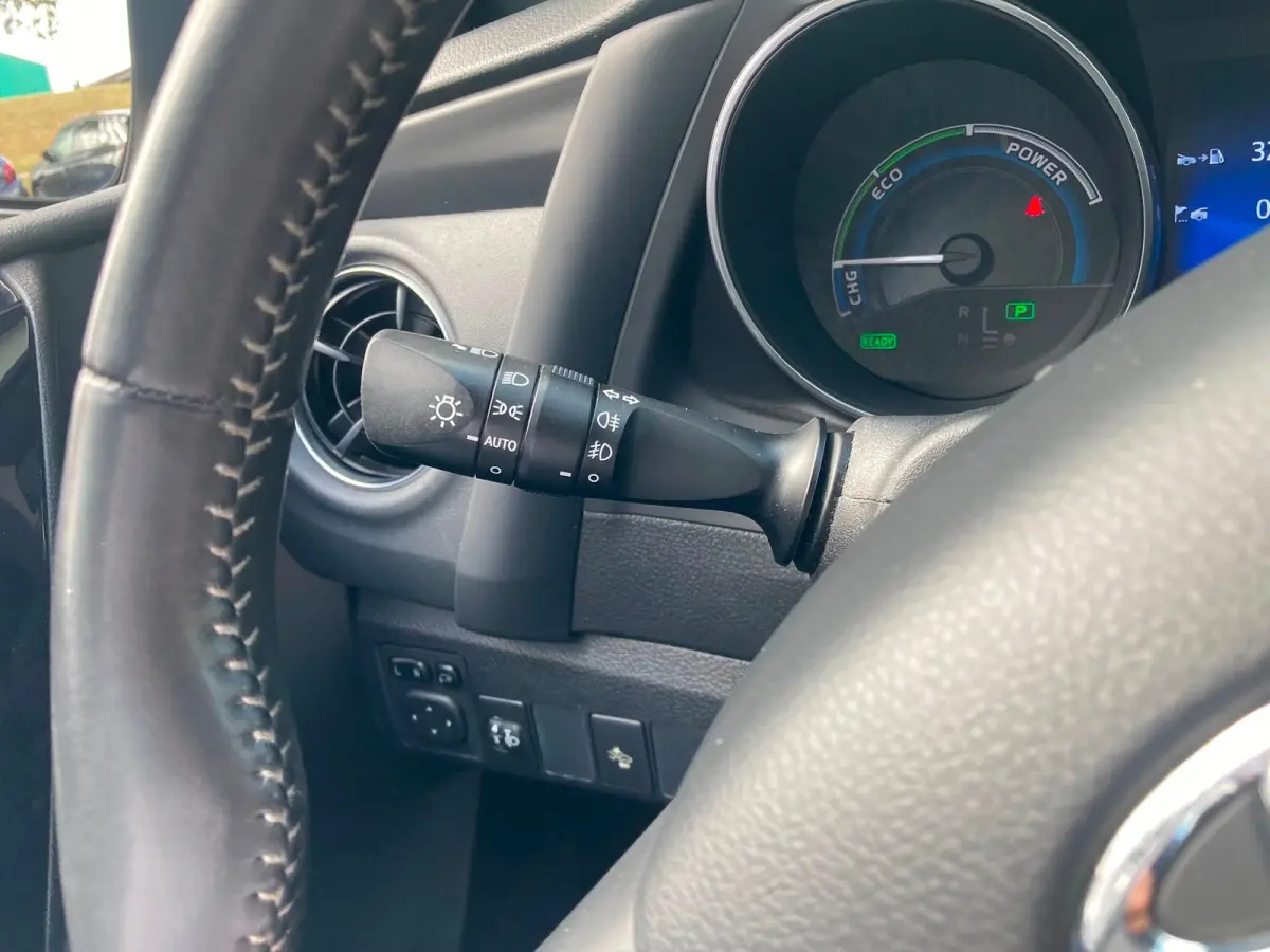 1.8 Hybrid Trend Airco | Camera | Cruise Control | DAB | LMV 16" | Pano | Trekhaak |