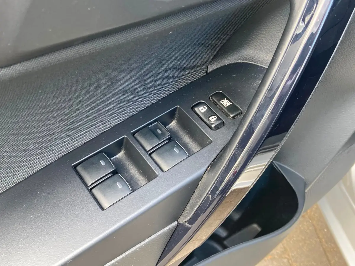 1.8 Hybrid Trend Airco | Camera | Cruise Control | DAB | LMV 16" | Pano | Trekhaak |